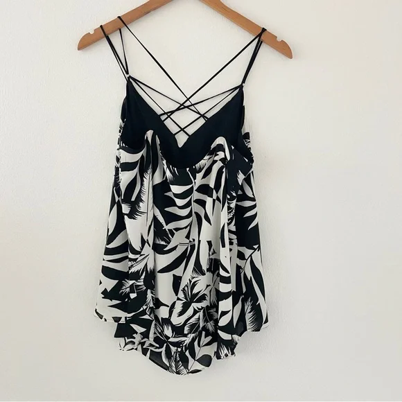Express White And Black Strappy Spaghetti Strap Floral Camisole Tank Top - Picture 4 of 5